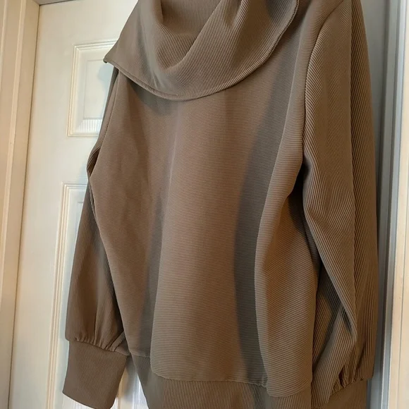 NWT Efan womens top - Picture 3 of 4